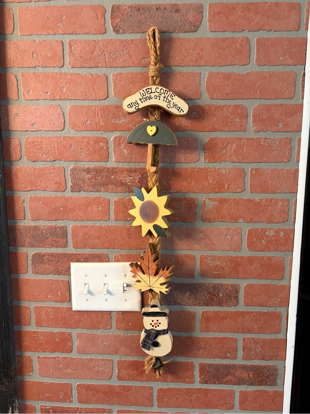 Rustic Wooden Snowman Hanging Wall Decor Sign / Christmas Ornament / EUC